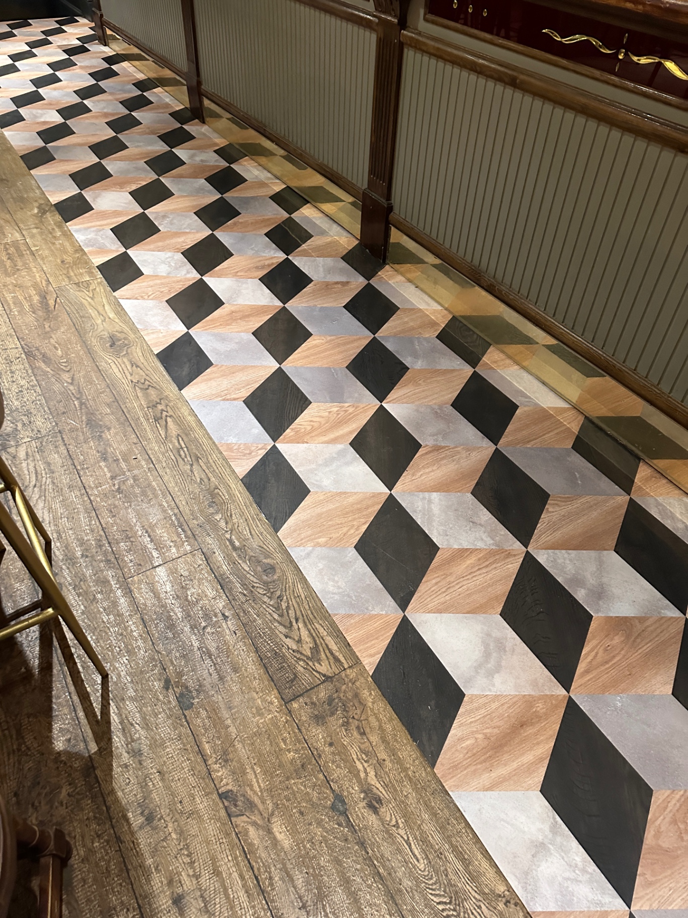 Vinyl flooring